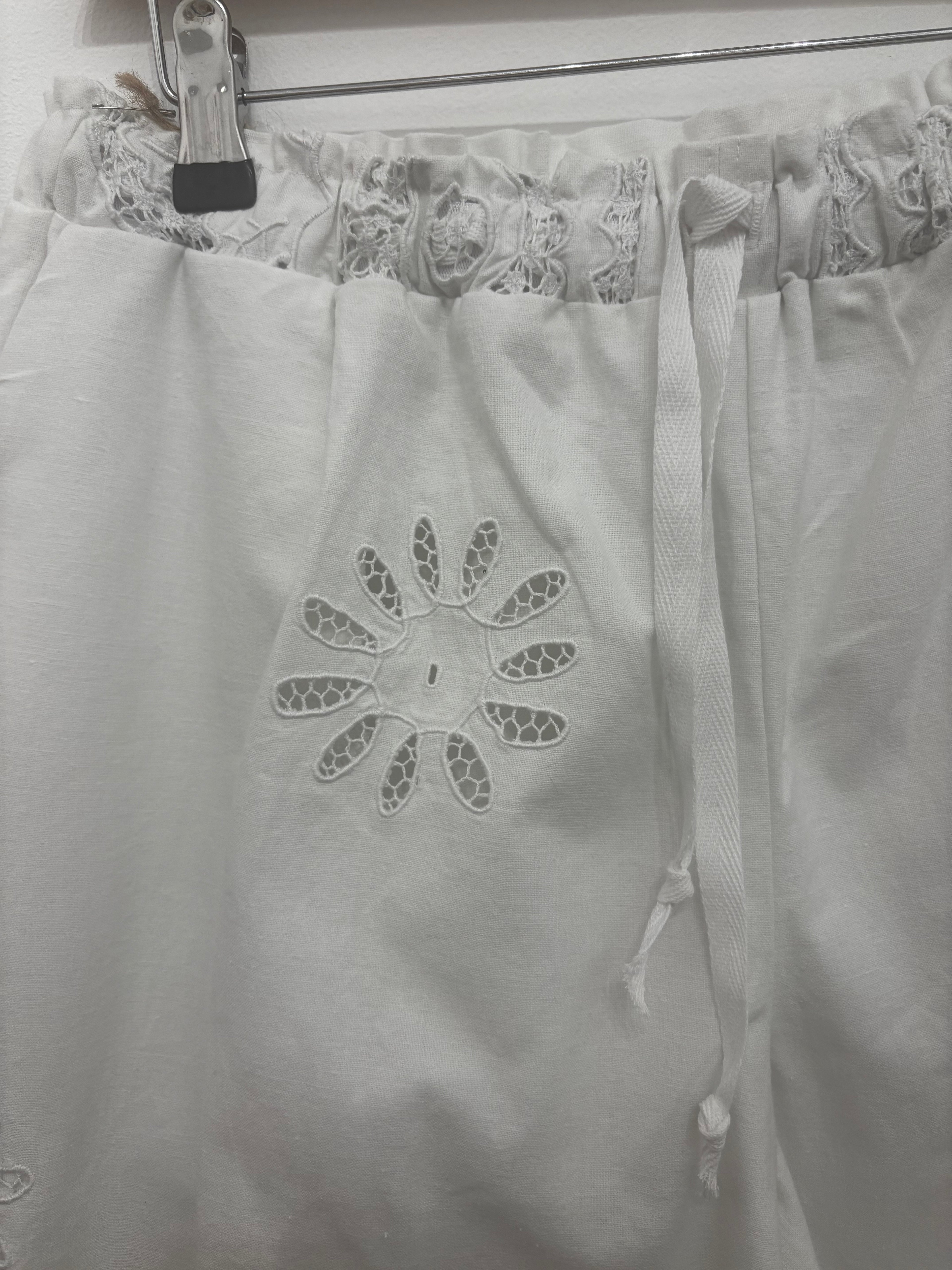 Scallop Edge Crop Trousers